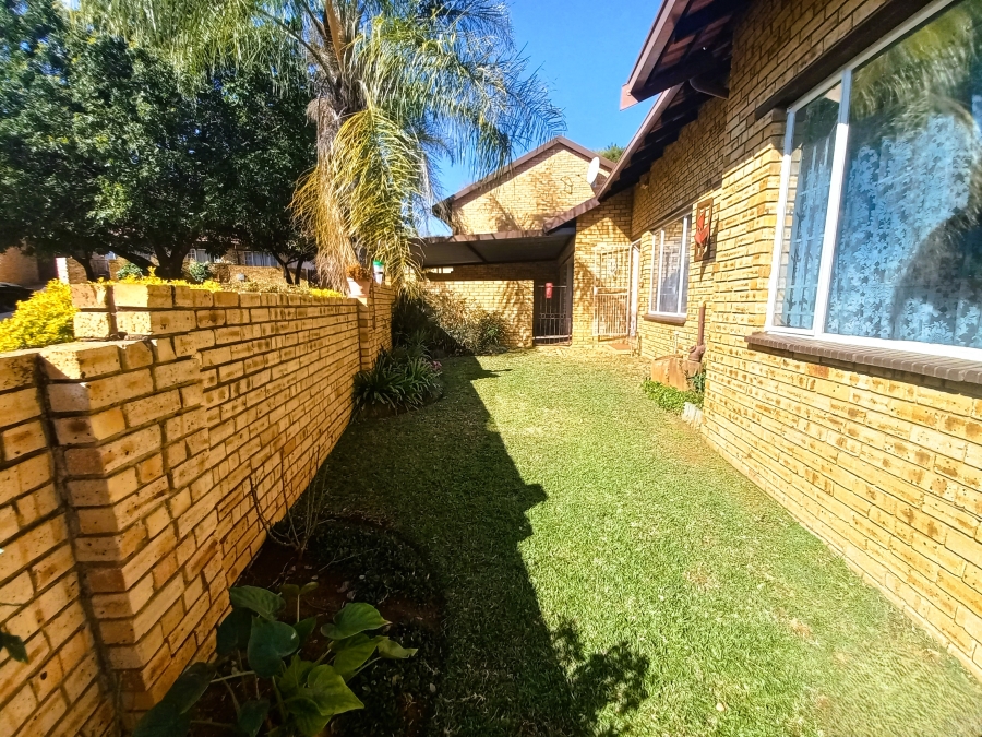 3 Bedroom Property for Sale in Safari Gardens North West